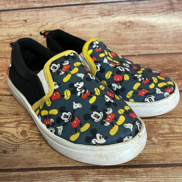 Disney Mickey Mouse toddler boy/girl canvas sneakers size 9/10 - Picture 1 of 11